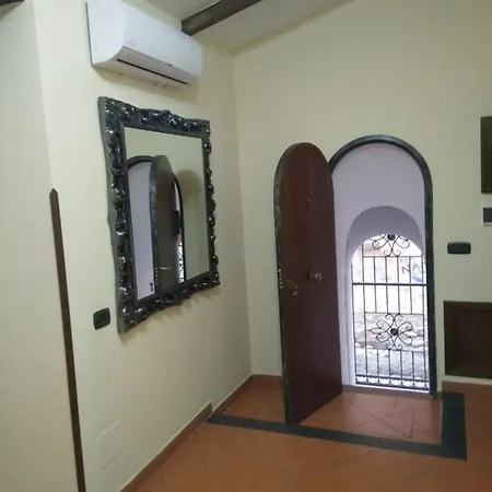 Home In Love: Vicoletto Dei Presepi Naples Exterior photo