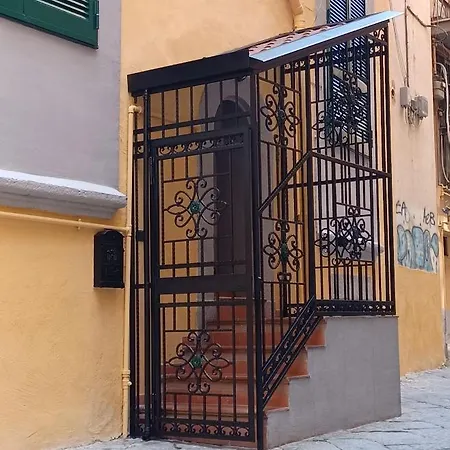Home In Love: Vicoletto Dei Presepi Naples Exterior photo