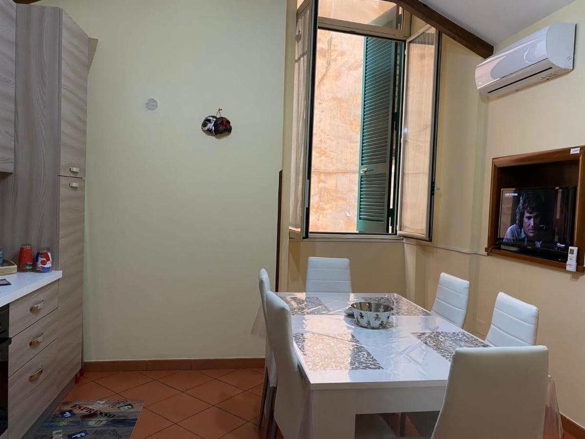 Appartement In Love: Vicoletto Dei Presepi Napels